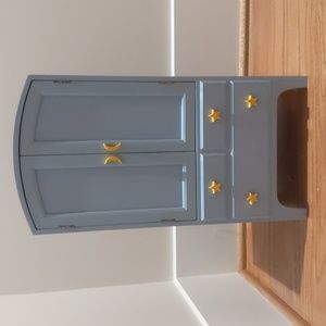 Authentic Vintage Retired American Girl Star Doll Armoire with 3 AG Doll hangers